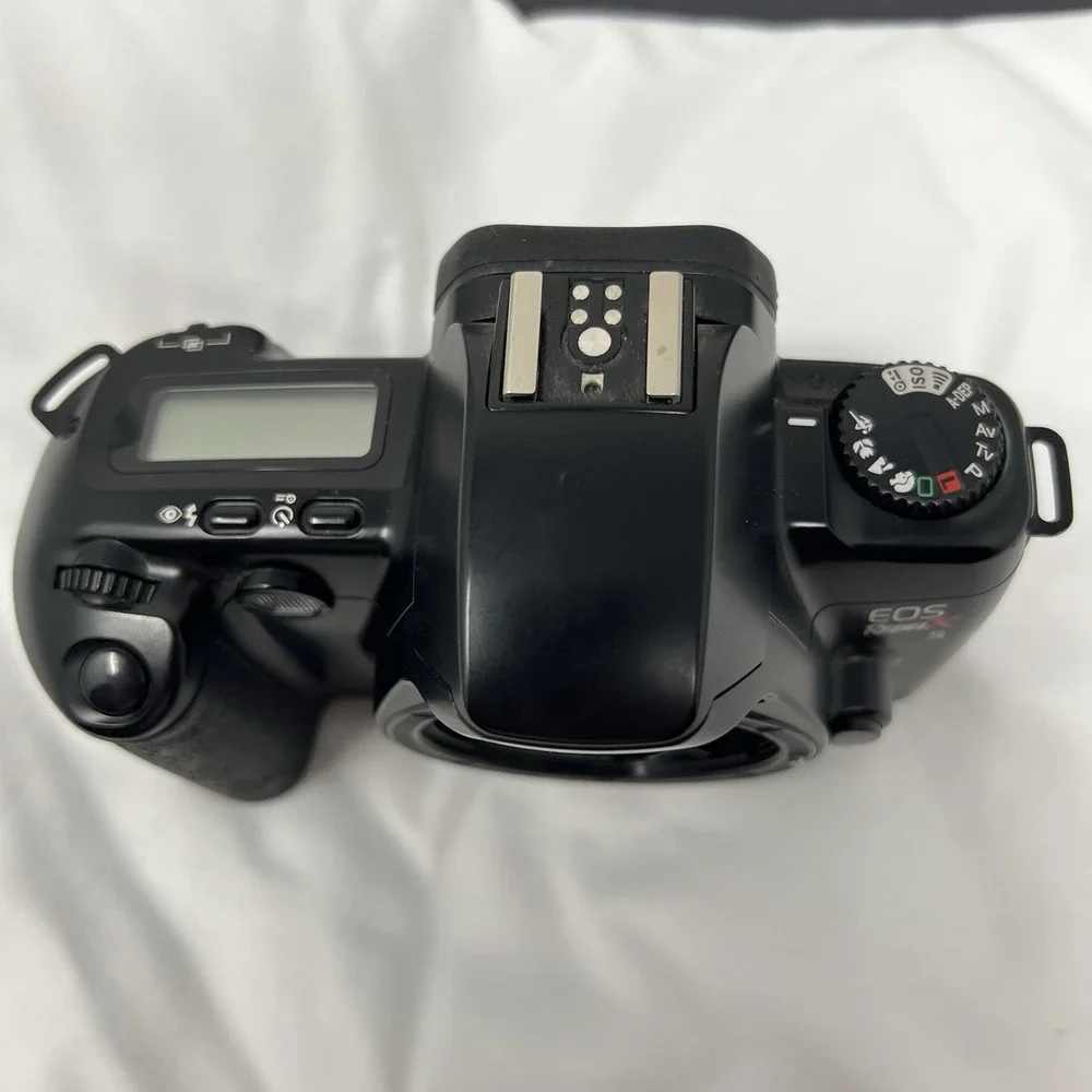 Canon EOS Rebel XS SLR 35mm Camera Body Canon EOS Rebel XS Camera Body ESTATE
